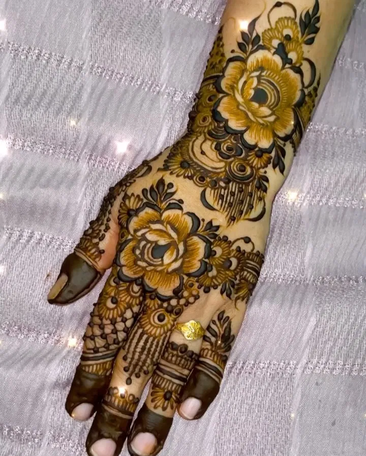 Aesthetic Bridal Mehndi Design