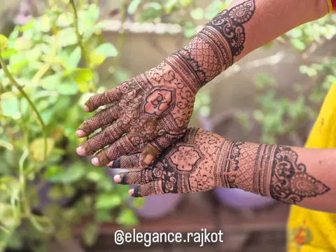 heart mehndi design