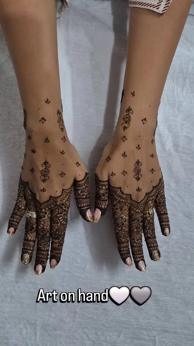 Finger Mehndi Design