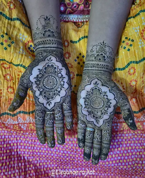 circle mehndi design