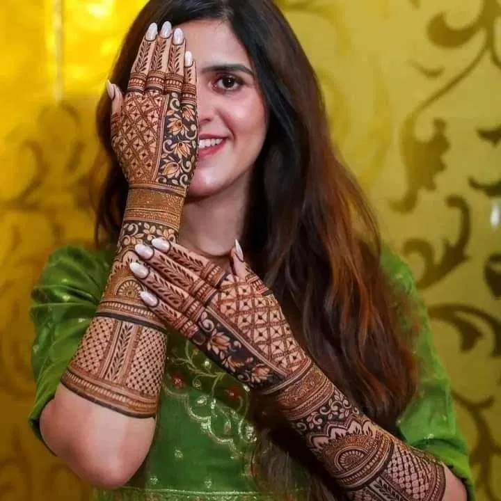 Bridal Back Hand Mehndi Design (2)