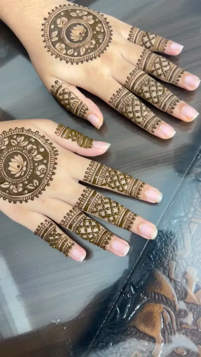 Finger Mehndi Design with Gol Tikki