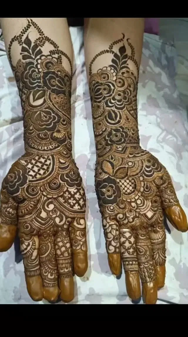 Full Hand Mehndi Design (2)