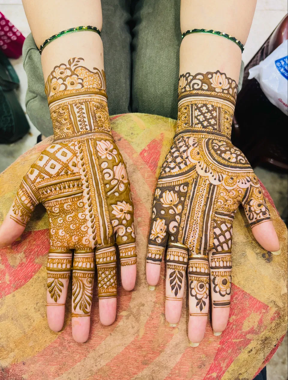 Mehndi Design with Figures