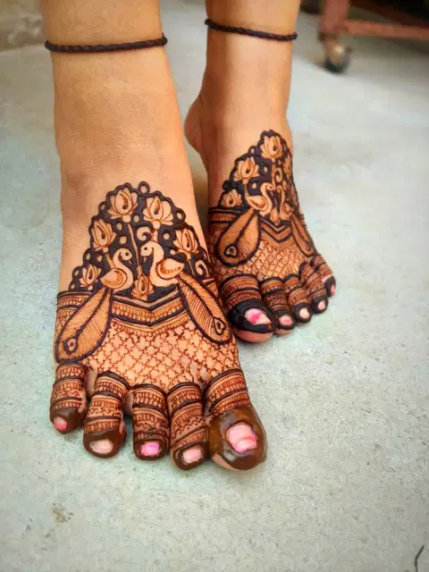 figure foot mehndi design