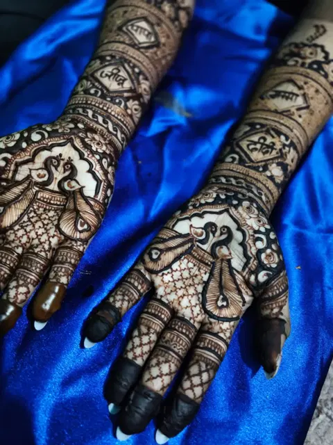 full hand mehndi design