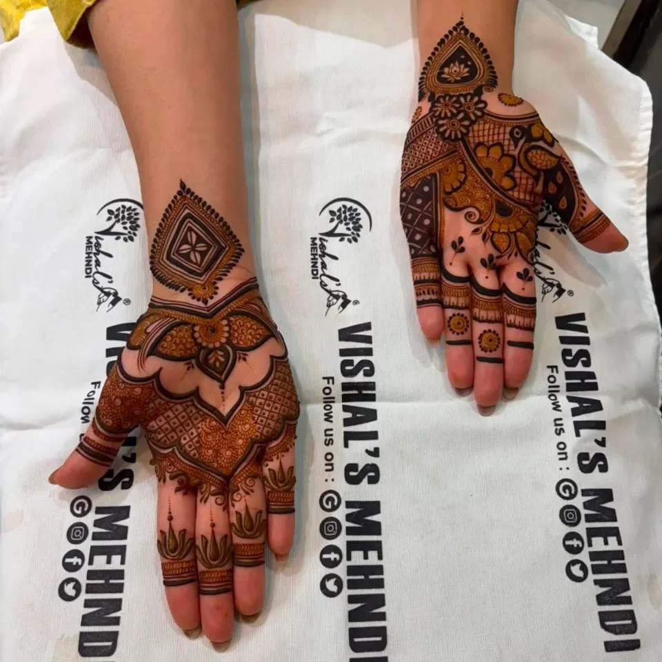 Mehndi Design with Figures