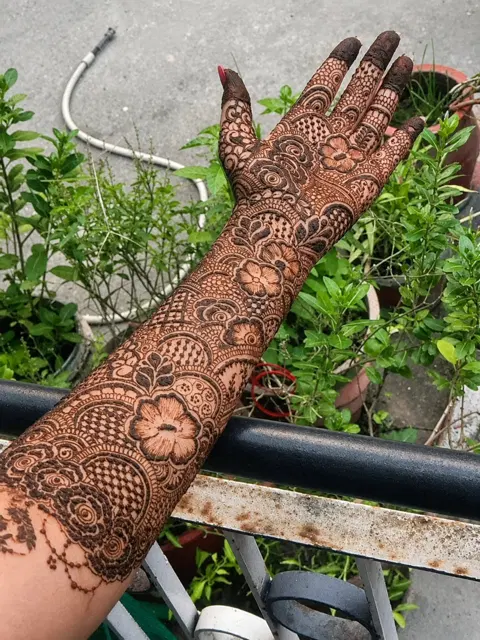 full hand mehndi design