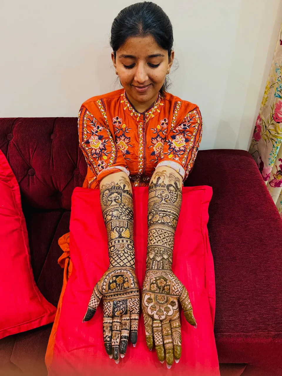 Full Hand Mehndi Design with Figures (3)