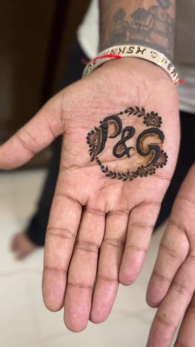 Aesthetic Simple Finger Mehndi Design