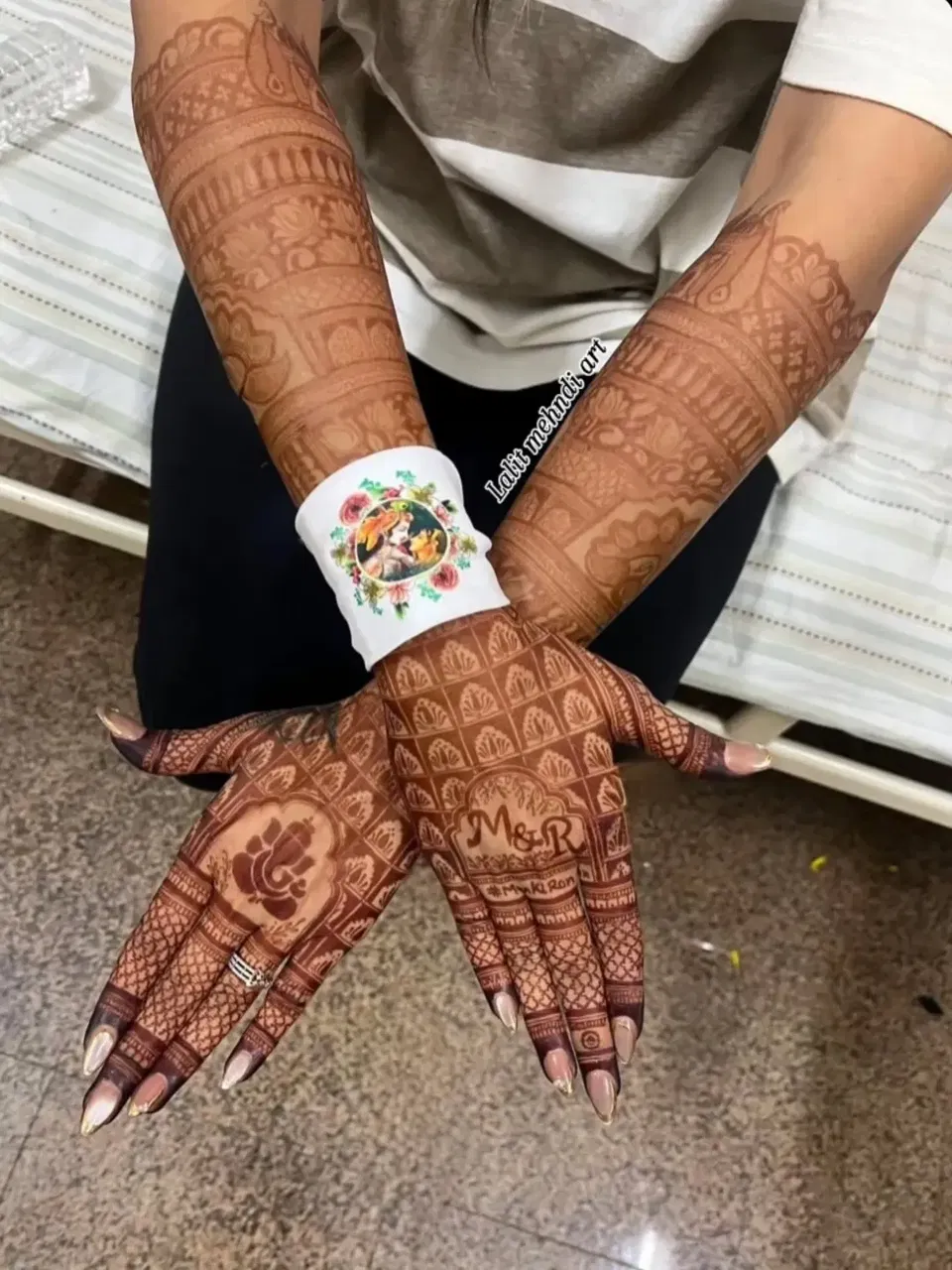 Full Hand Mehndi Design with Figures (2)