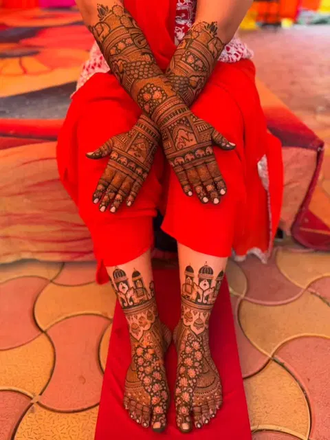 figure mehndi design