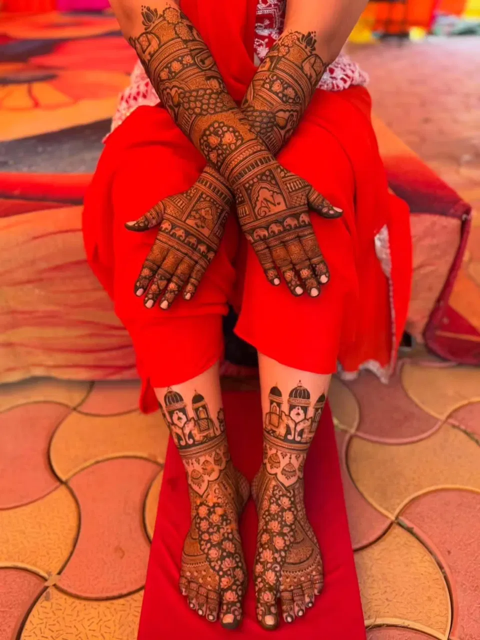 Mehndi Design with Figures and Hearts