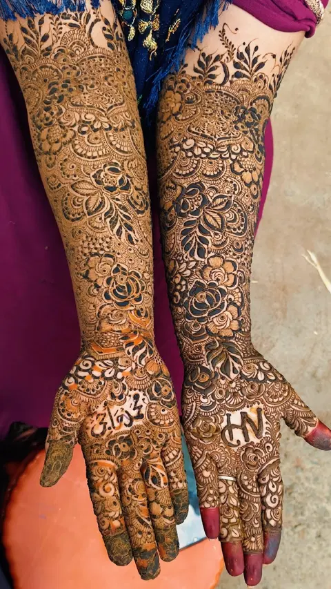 full hand mehndi design