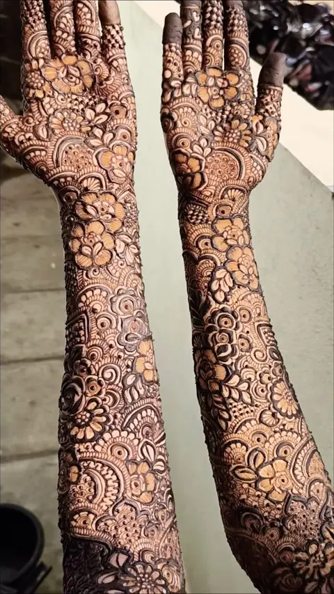 full hand mehndi design