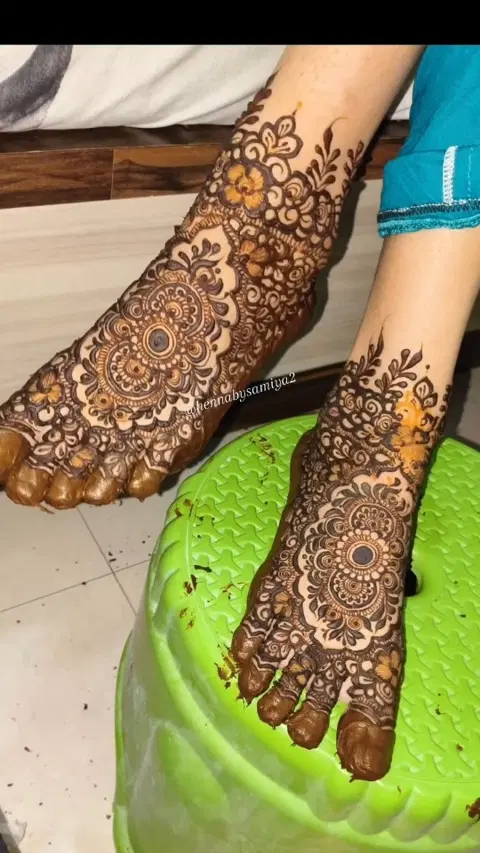 bridal foot mehndi design
