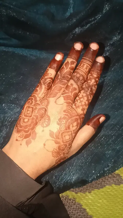 arabic flower back hand mehndi design
