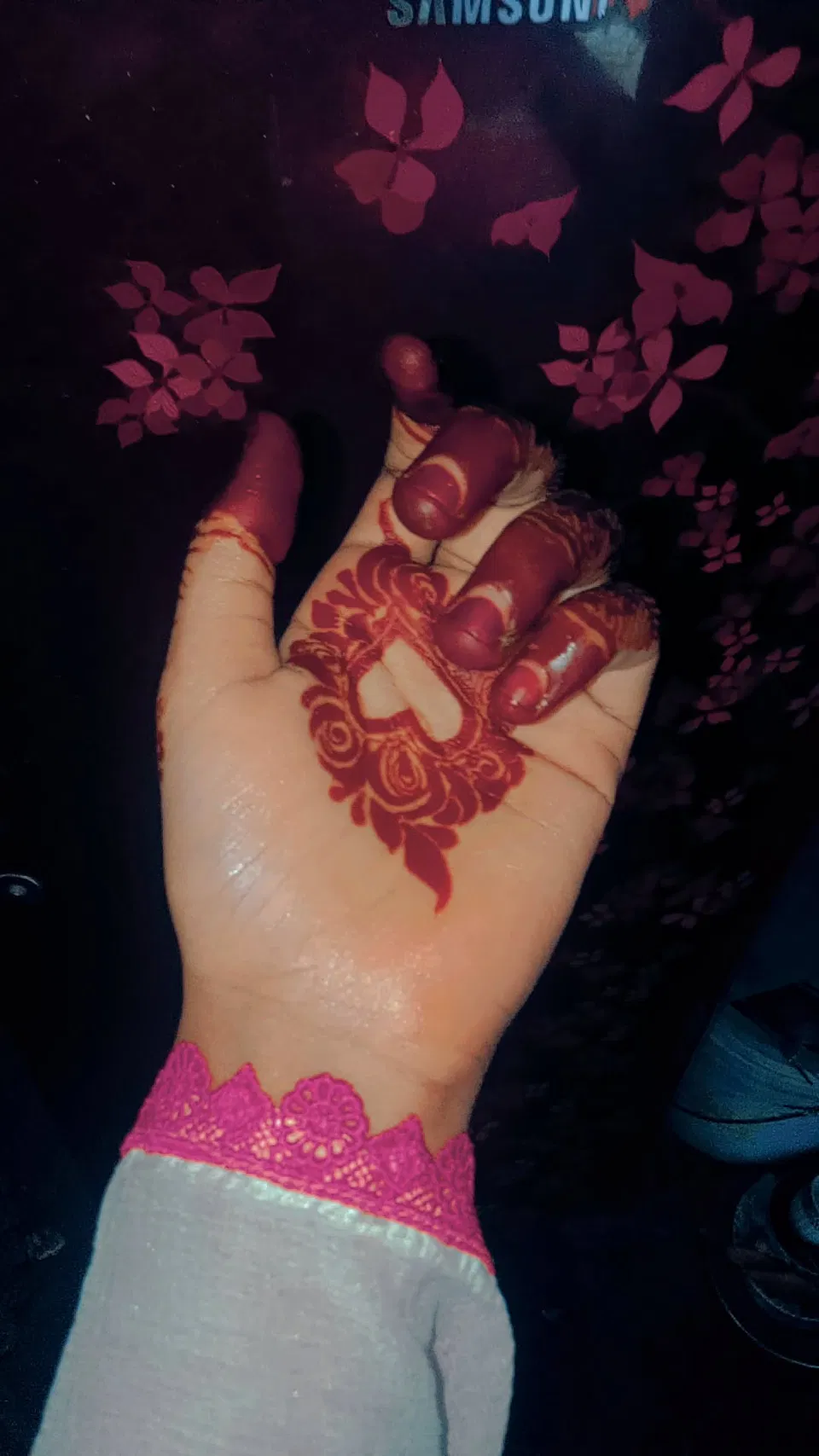 Arabic Simple Back Hand Mehndi Design with Flowers and Hearts for Eid