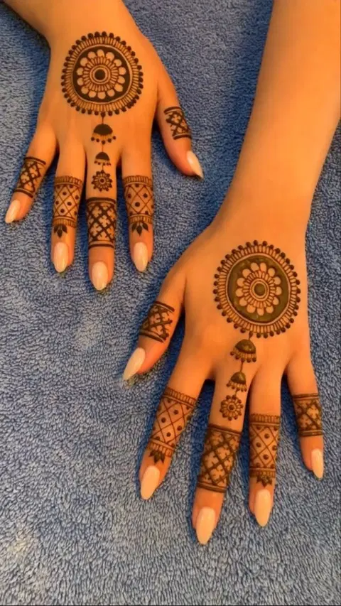 indian simple circle back hand mehndi design