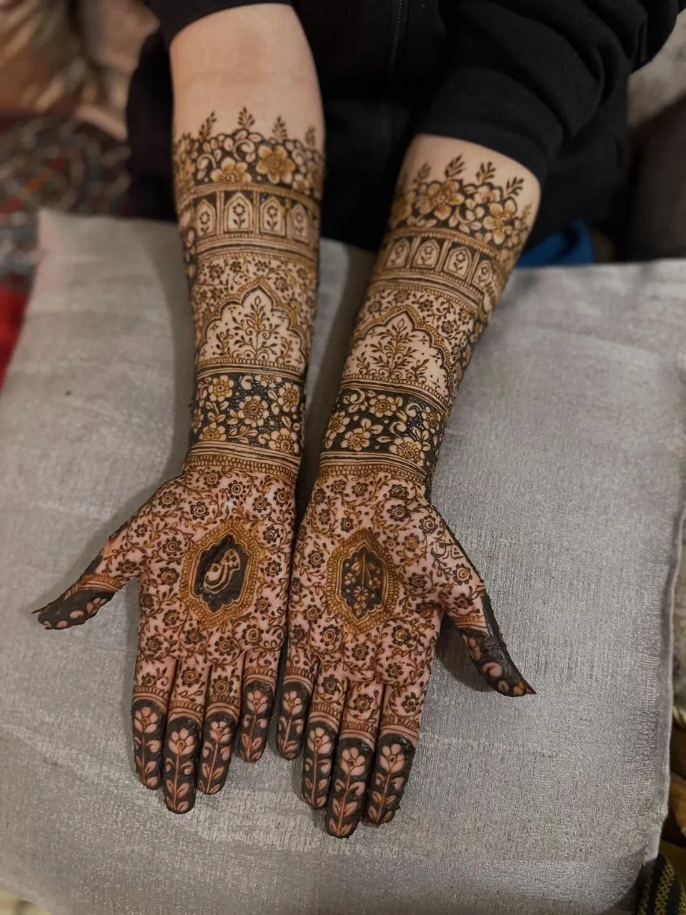 Bridal Pakistani Back Hand Mehndi Design with Figures and Peacock for Eid