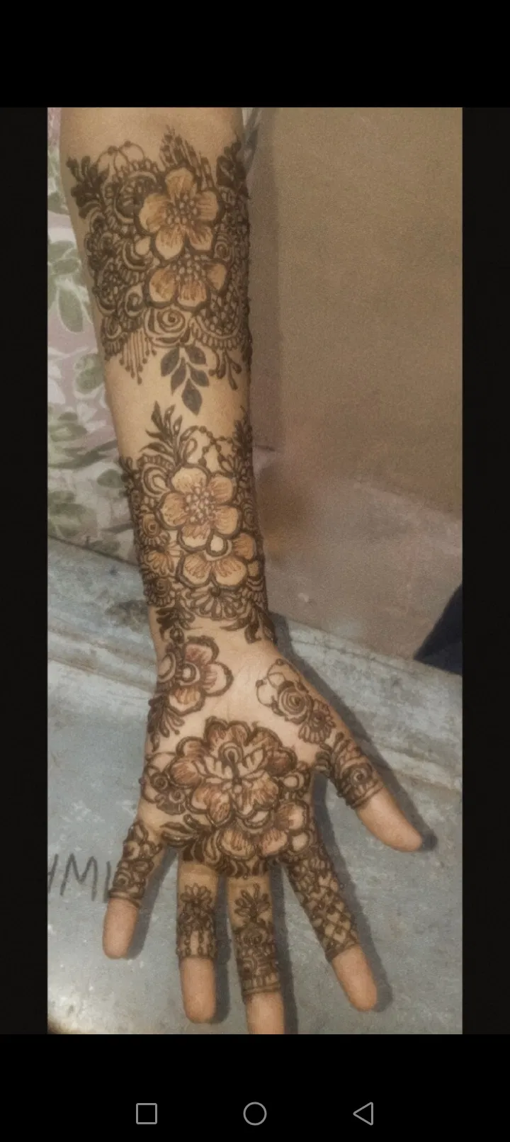 Dubai Front Hand Mehndi Design