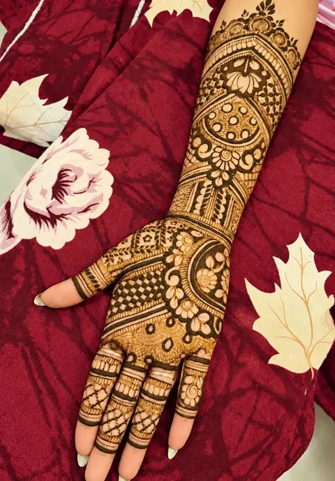 indian front hand mehndi design
