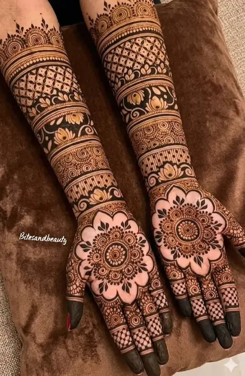 bridal indian circle front hand mehndi design