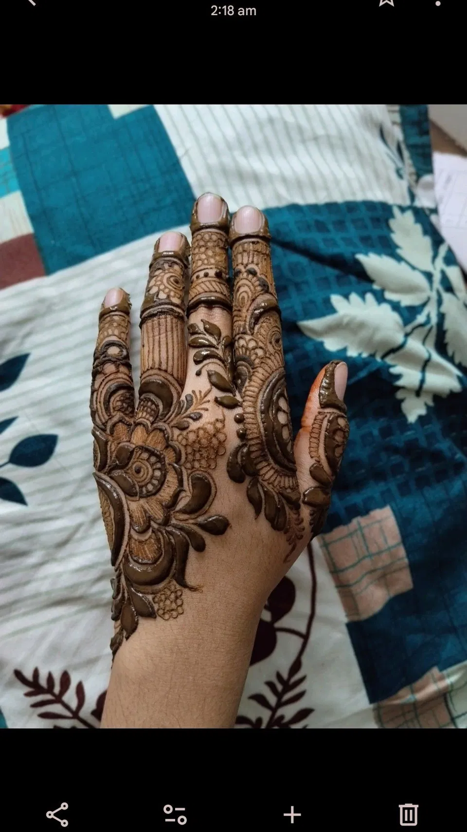 Aesthetic Bridal Back Hand Mehndi Design with Flowers (4)