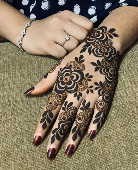 arabic stylish back hand mehndi design