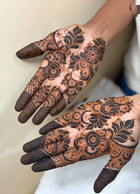 bridal royal circle finger mehndi design