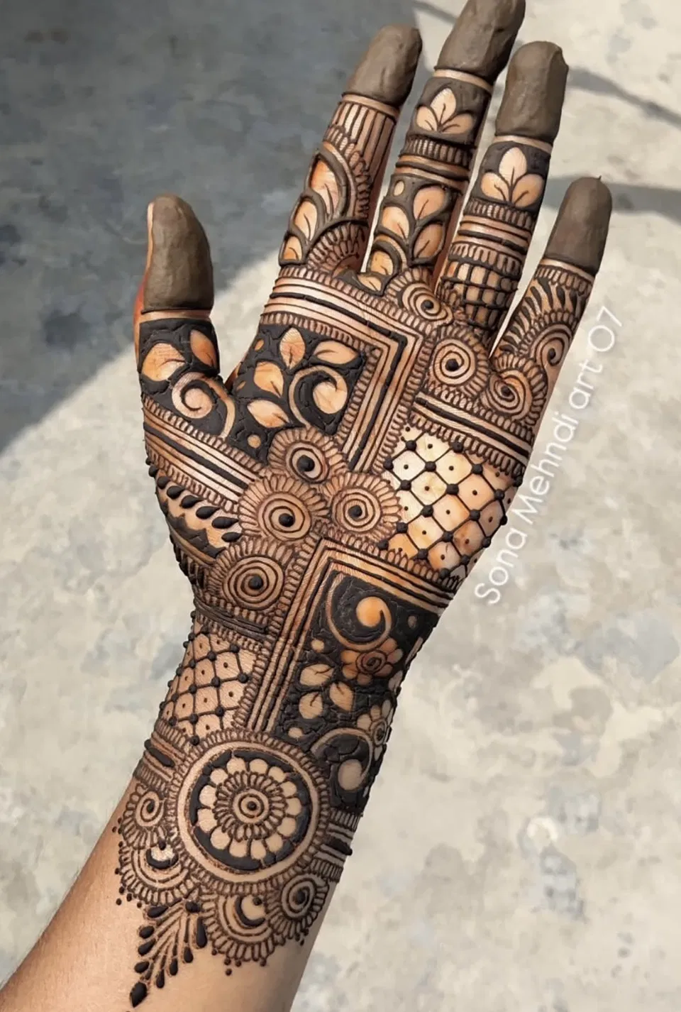 Aesthetic Royal Front Hand Mehndi Design with Bel