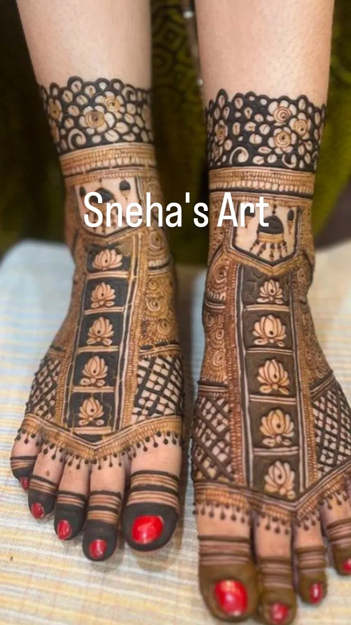 Bridal Back Hand Mehndi Design with Figures, Jaal and Lotus