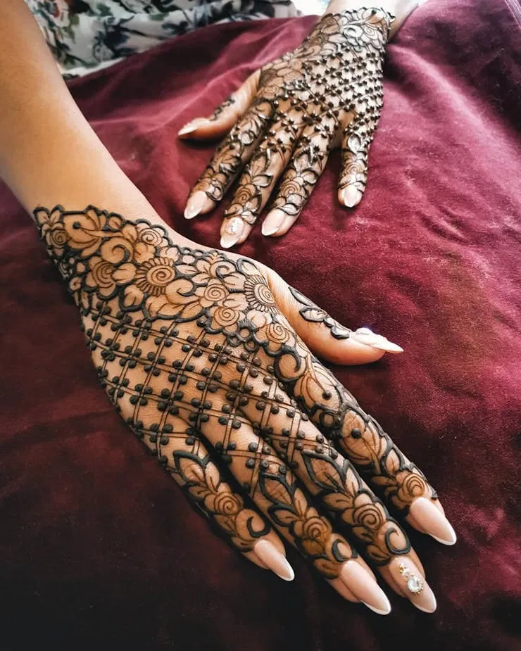 Arabic Back Hand Mehndi Design