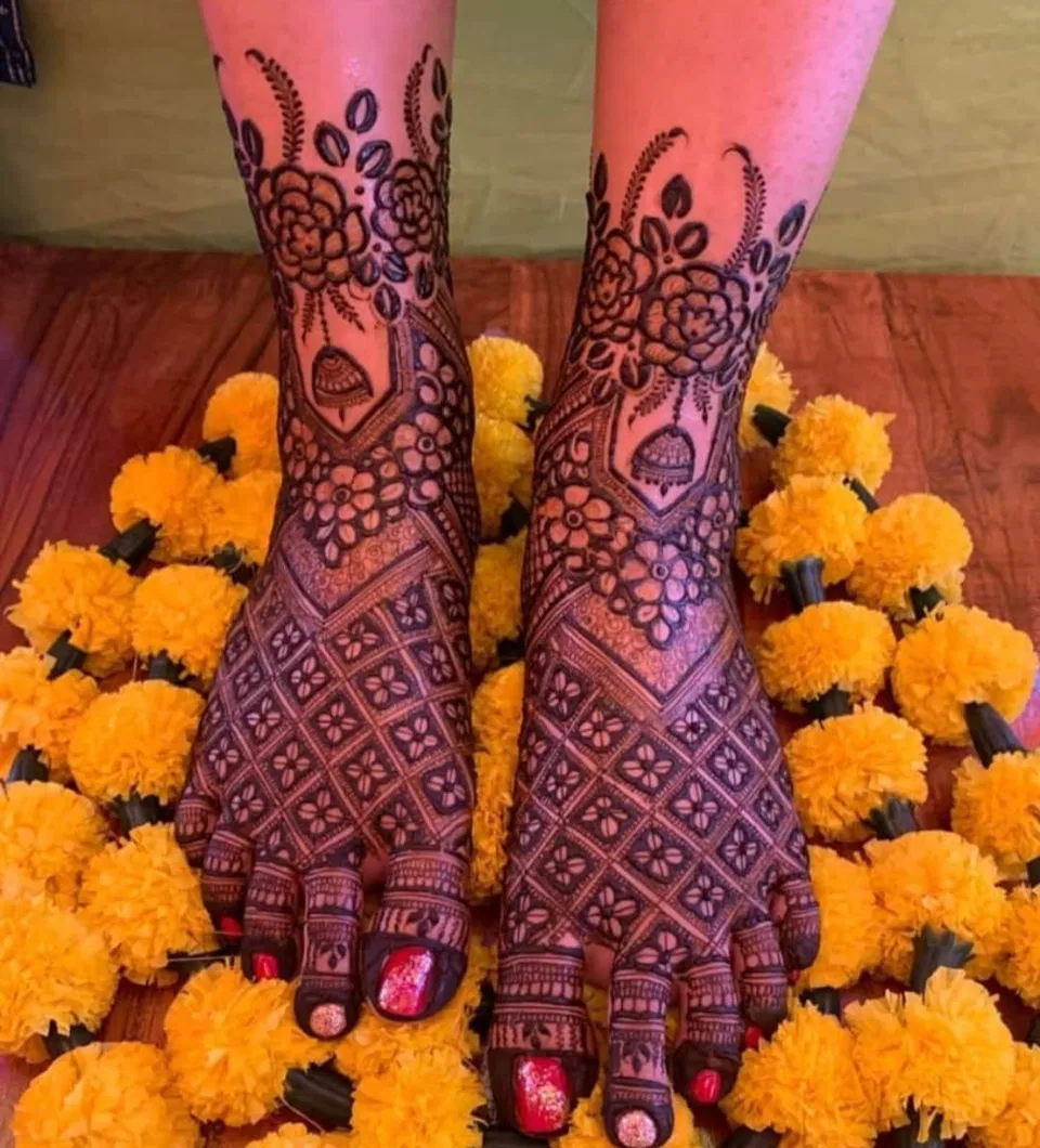 Bridal Foot Mehndi Design with Flowers