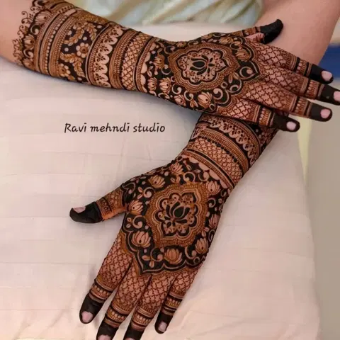 arabic bridal figure arm mehndi design
