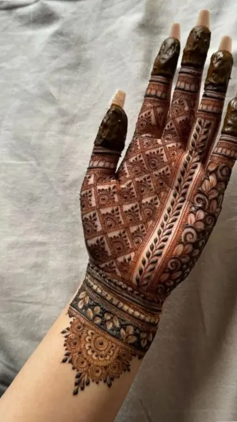 bridal royal finger mehndi design