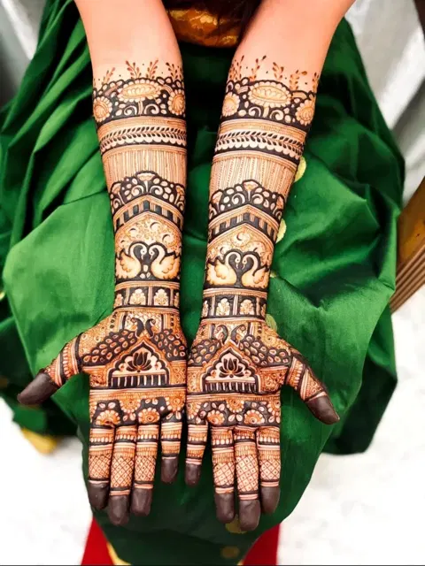bridal figure back hand mehndi design