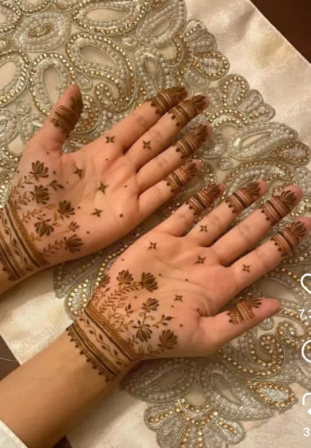 Aesthetic Minimal Front Hand Mehndi Design with Jaal and Lotus