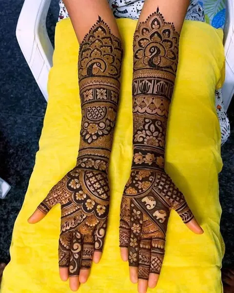 bridal stylish figure front hand mehndi design