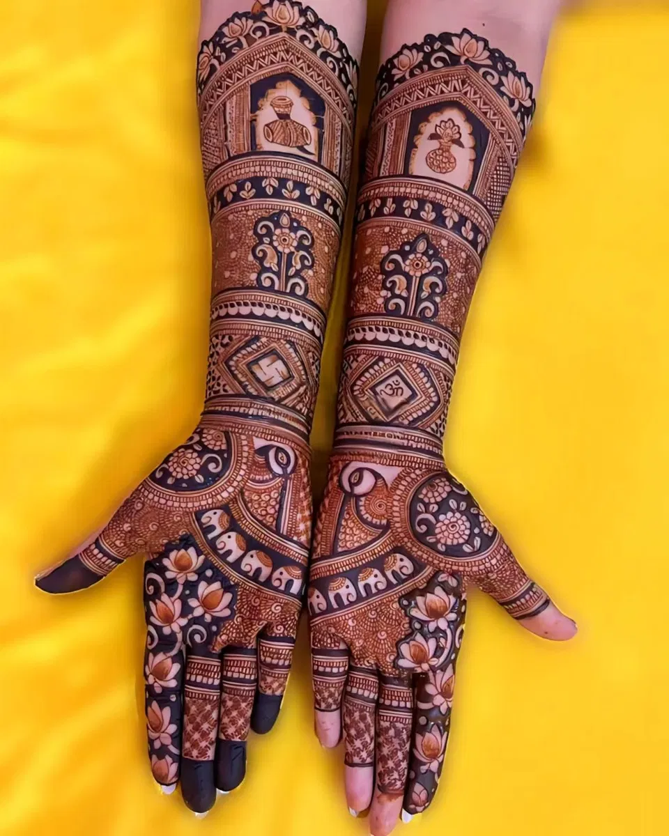 Bridal Stylish Front Hand Mehndi Design with Figures for Engagement (13)