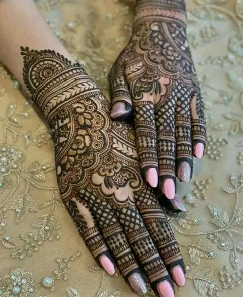 bridal stylish back hand mehndi design