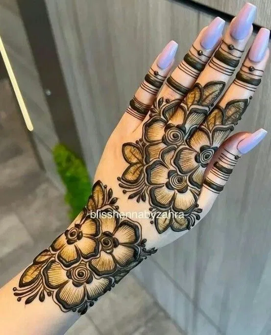 Arabic Stylish Back Hand Mehndi Design with Flowers and Lotus