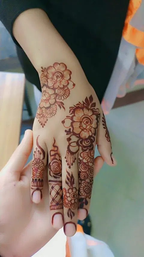 arabic simple flower back hand mehndi design