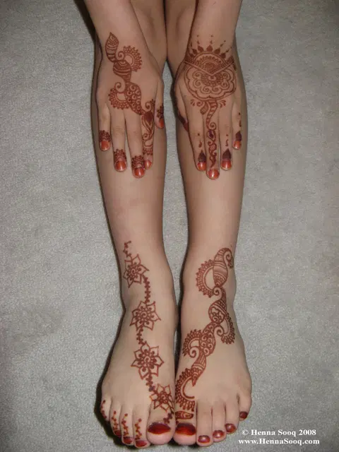 indian simple jaal back hand mehndi design