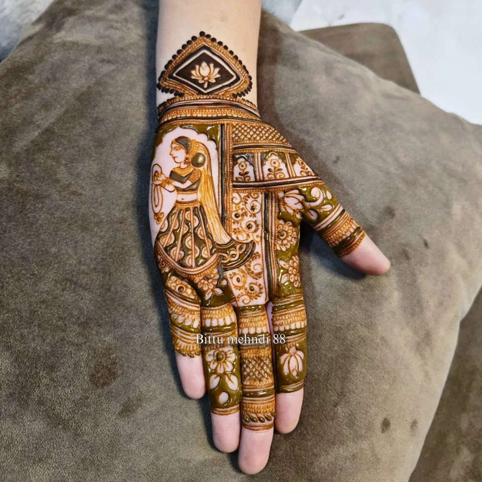 Bridal Stylish Mehndi Design with Figures