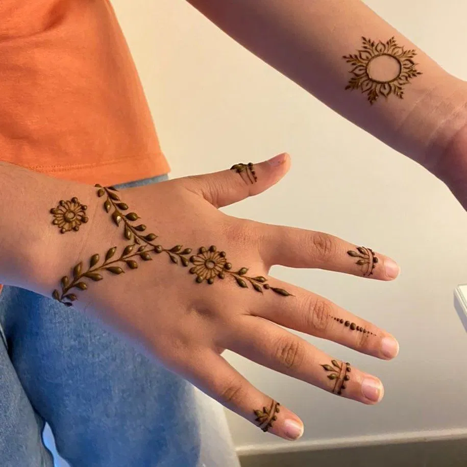 Arabic Simple Back Hand Mehndi Design with Jaal for Baby Shower