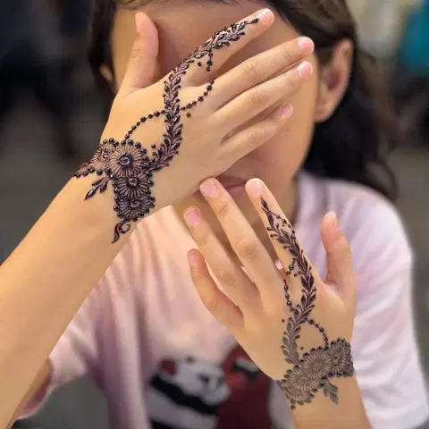 bridal simple back hand mehndi design