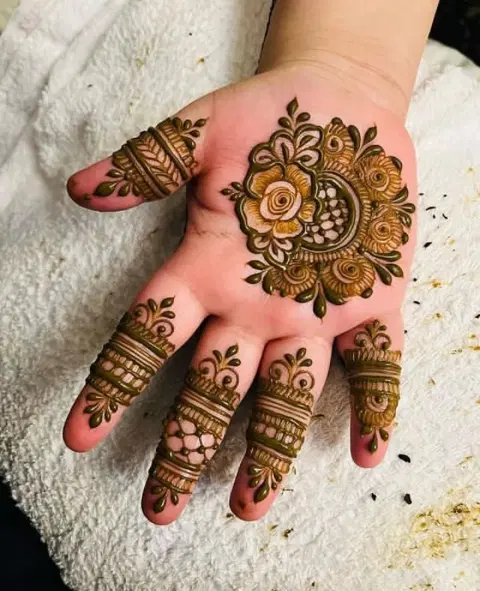 bridal royal circle finger mehndi design