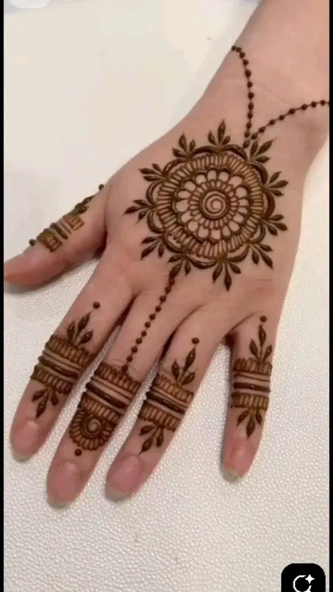 simple circle finger mehndi design