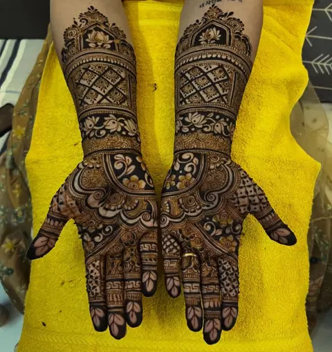 bridal figure full hand mehndi design
